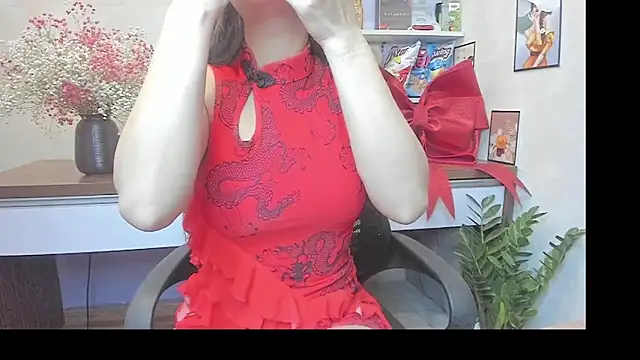 Snapshot of Mimini- chatting on February 28, 5:04 am Mimini- online show from February 28, 5:04 am