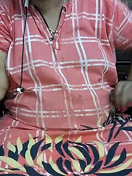 Snapshot of yours-kavaya chatting on October 4, 6:48 am yours-kavaya online show from October 4, 6:48 am