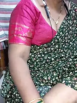 Snapshot of yours-kavaya chatting on October 18, 5:37 pm yours-kavaya online show from October 18, 5:37 pm