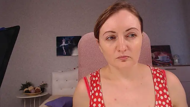 BettyFootFetish online show from December 4, 7:29 am