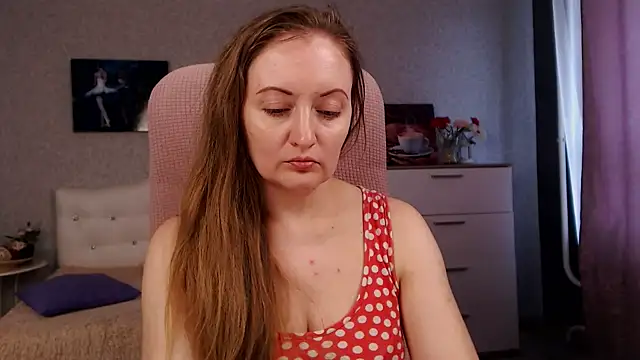 Snapshot of BettyFootFetish chatting on May 23, 7:51 am BettyFootFetish online show from May 23, 7:51 am