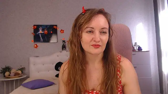 BettyFootFetish online show from October 31, 8:22 am