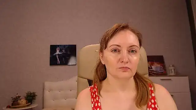 Snapshot of BettyFootFetish chatting on March 18, 12:39 pm BettyFootFetish online show from March 18, 12:39 pm