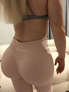 StacyJuly online show from February 25, 2:37 pm