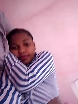 minayims online show from February 9, 9:02 pm