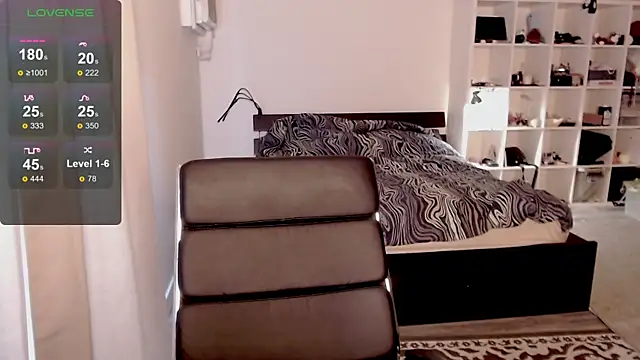 Snapshot of olivia_jeas chatting on March 17, 8:40 pm olivia jeas online show from March 17, 8:40 pm