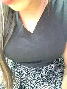 Snapshot of Roshni_98 chatting on November 26, 5:51 am Roshni 98 online show from November 26, 5:51 am