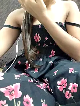 Snapshot of Roshni_98 chatting on March 12, 12:04 pm Roshni 98 online show from March 12, 12:04 pm