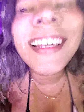 Snapshot of LarissaGaby01 chatting on February 25, 1:30 am LarissaGaby01 online show from February 25, 1:30 am