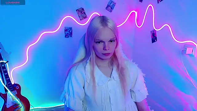 Snapshot of Emily_Nyaffee chatting on October 7, 7:59 pm Emily Nyaffee online show from October 7, 7:59 pm