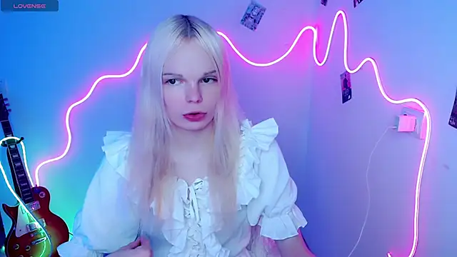 Emily Nyaffee online show from October 27, 6:42 pm