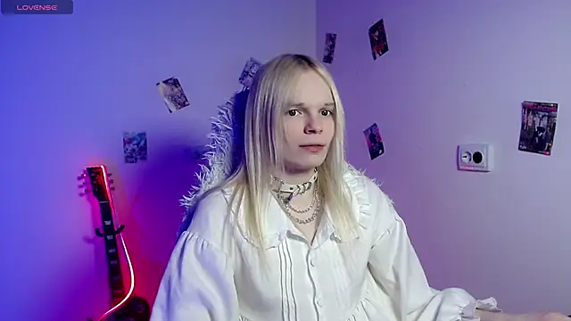 Emily Nyaffee online show from March 15, 7:10 pm