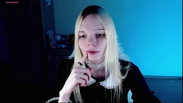 Snapshot of Emily_Nyaffee chatting on February 21, 1:22 am Emily Nyaffee online show from February 21, 1:22 am