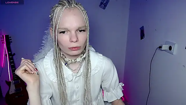 Emily Nyaffee online show from January 7, 2:05 am