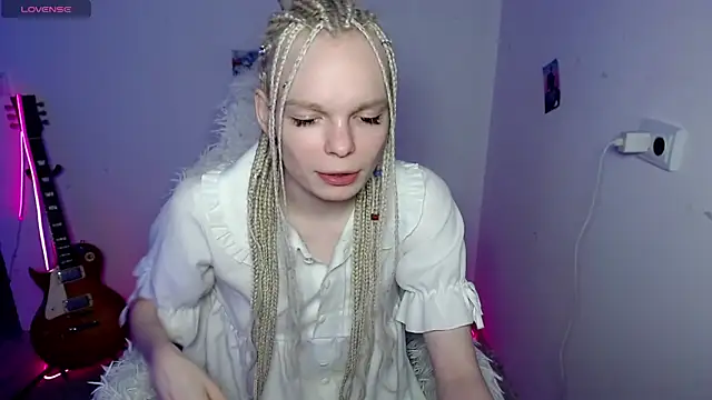 Emily Nyaffee online show from January 10, 1:56 am