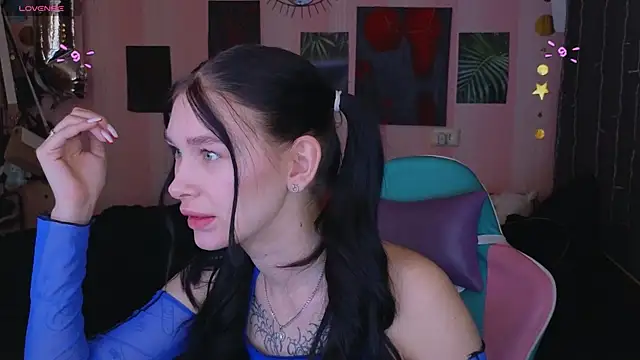 Amanda Tender online show from March 19, 8:11 pm