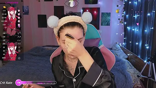 Amanda Tender online show from December 8, 8:15 pm