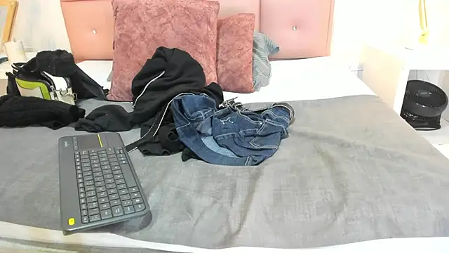 lhiamfit online show from December 5, 3:10 pm