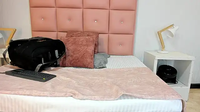 lhiamfit online show from November 14, 3:54 am