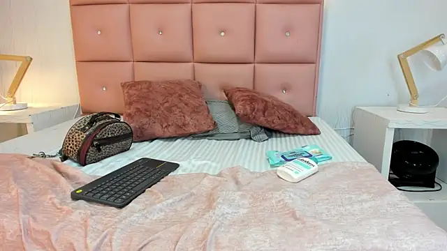 lhiamfit online show from November 7, 2:54 pm