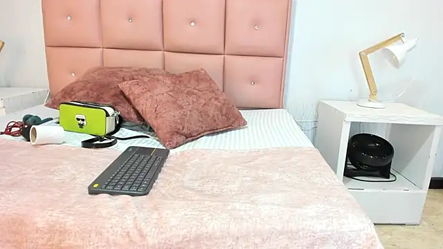 lhiamfit online show from November 9, 5:11 am