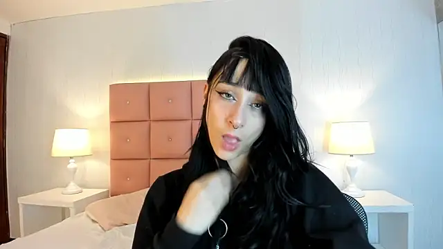 Snapshot of lhiamfit chatting on March 5, 8:10 am lhiamfit online show from March 5, 8:10 am