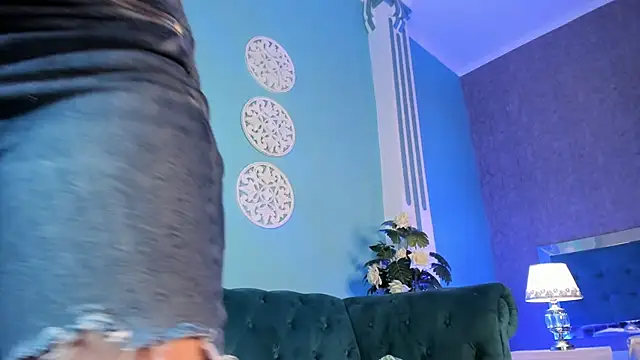 KarlynHoliss online show from December 13, 6:27 pm