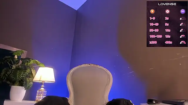 KarlynHoliss online show from December 30, 6:38 pm