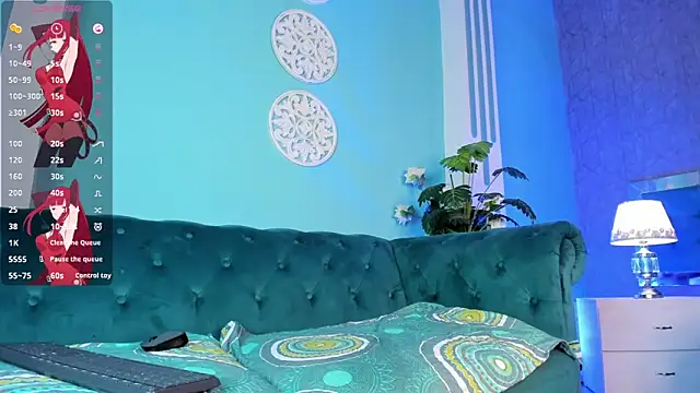 KarlynHoliss online show from December 9, 5:52 pm