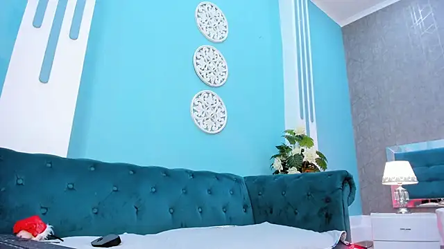 KarlynHoliss online show from December 24, 12:22 pm