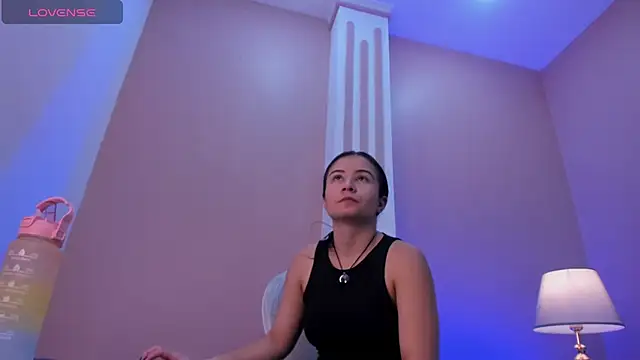 KarlynHoliss online show from December 11, 11:51 am