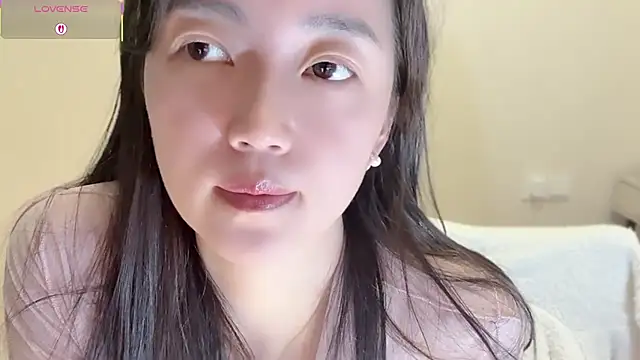 A-xena online show from December 19, 3:03 pm