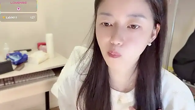 A-xena online show from November 23, 2:21 am