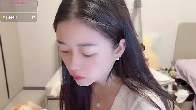 A-xena online show from October 30, 2:32 am