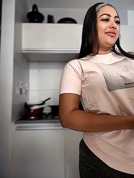 NatashaBrown12 online show from April 8, 2:07 pm