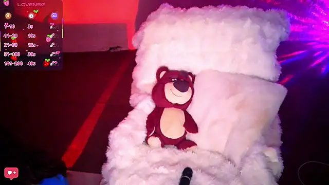 Snapshot of PetiteAngel666 chatting on November 22, 10:52 pm PetiteAngel666 online show from November 22, 10:52 pm