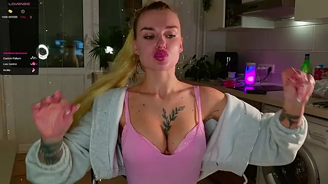 MissLovex online show from March 10, 2:10 pm