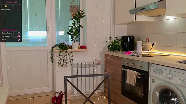 Snapshot of MissLovex chatting on February 9, 4:54 am MissLovex online show from February 9, 4:54 am