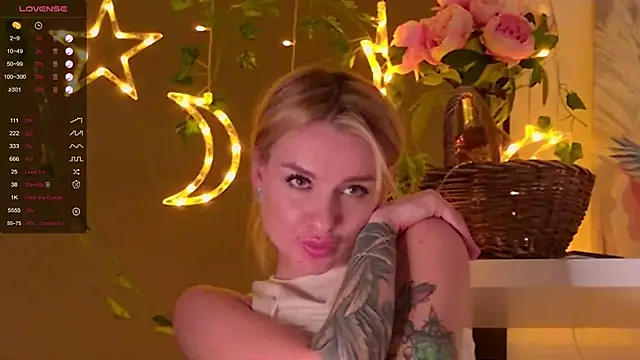 Snapshot of MissLovex chatting on March 11, 5:02 pm MissLovex online show from March 11, 5:02 pm