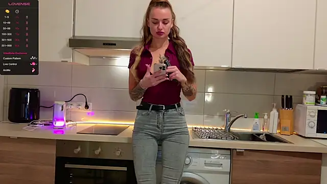 MissLovex online show from November 22, 1:43 pm