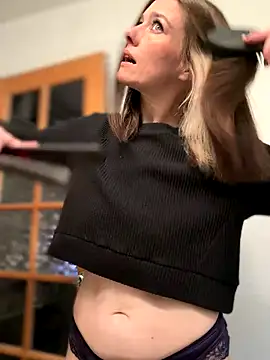 LadyLena1 online show from November 1, 6:13 pm