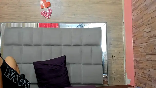 chicasirbo online show from October 6, 8:31 pm