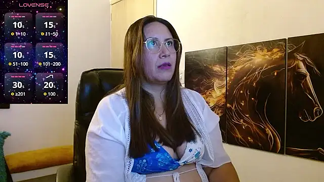 amalia brunette online show from February 24, 11:27 pm