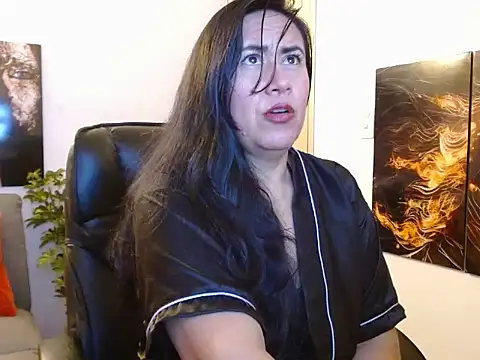 amalia brunette online show from February 22, 1:11 am