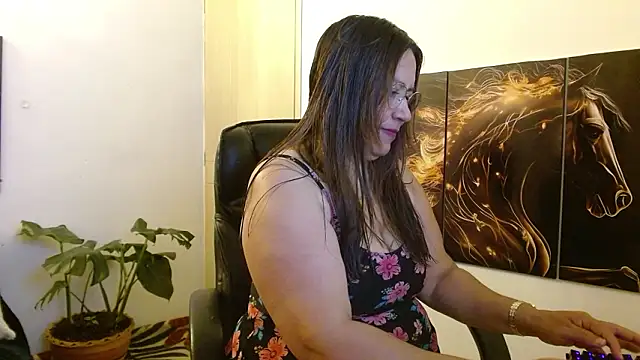 amalia brunette online show from March 25, 7:19 am