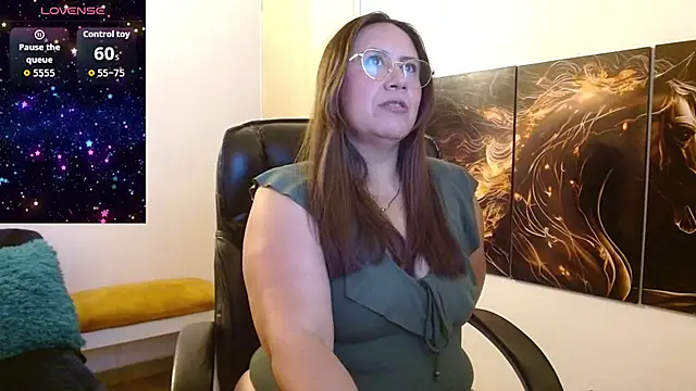 amalia brunette online show from February 17, 11:24 pm