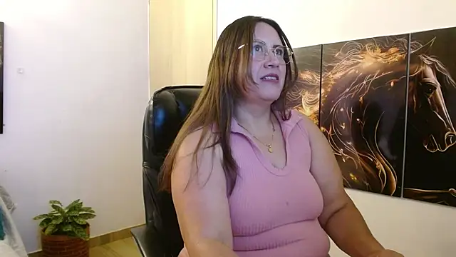 amalia brunette online show from April 11, 9:29 pm