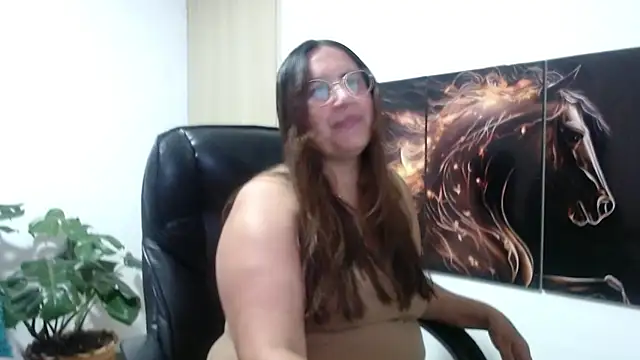 amalia brunette online show from June 16, 11:38 pm