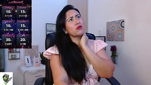 amalia brunette online show from February 4, 11:06 pm