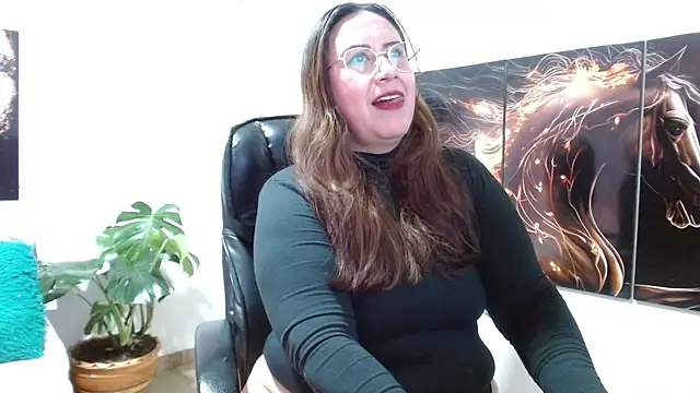 amalia brunette online show from April 18, 9:37 pm